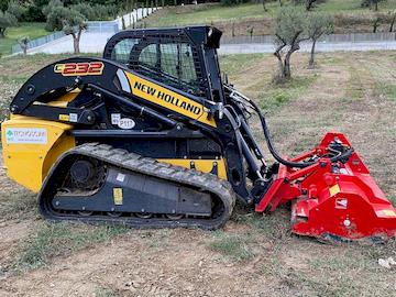 ruspe escavatori camion gru macchine movimento terra della Tecnoscavi srl Italy Abruzzo